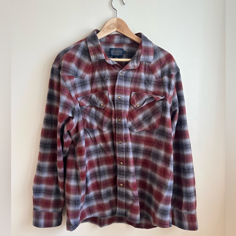 Pendelton Men’s button down flannel shirt, size XL